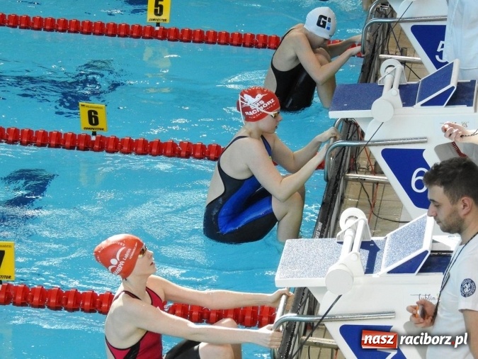 Zdjęcie w galerii na portalu naszraciborz.pl: Pływanie. Raciborskie sztafety na medal  wiadomości z regionu