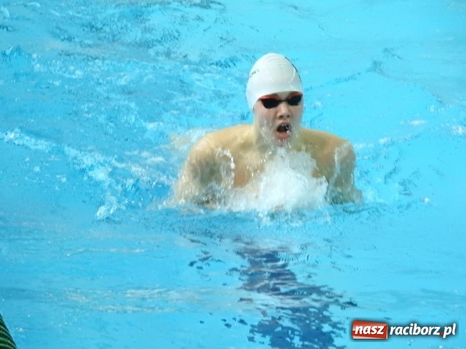 Zdjęcie w galerii na portalu naszraciborz.pl: Pływanie. Raciborskie sztafety na medal  wiadomości z regionu