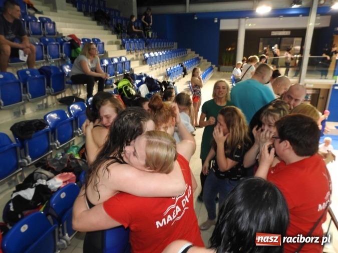 Zdjęcie w galerii na portalu naszraciborz.pl: Pływanie. Raciborskie sztafety na medal  wiadomości z regionu