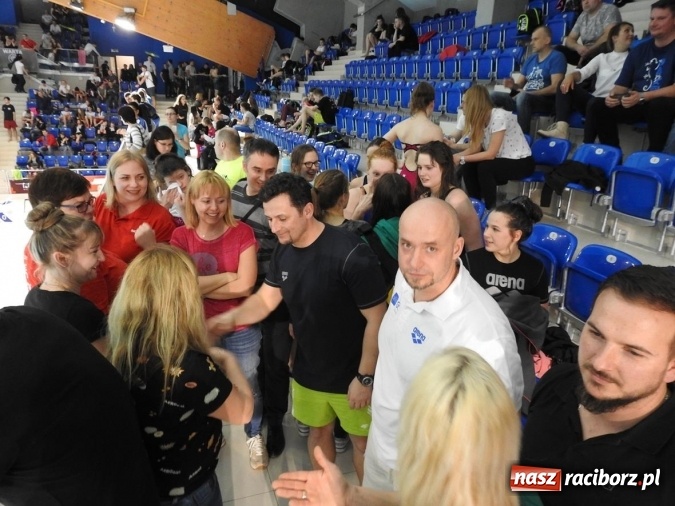 Zdjęcie w galerii na portalu naszraciborz.pl: Pływanie. Raciborskie sztafety na medal  wiadomości z regionu