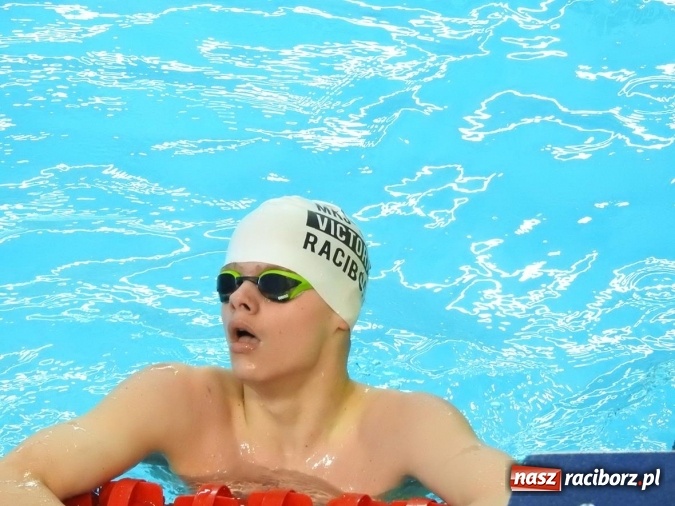 Zdjęcie w galerii na portalu naszraciborz.pl: Pływanie. Raciborskie sztafety na medal  wiadomości z regionu