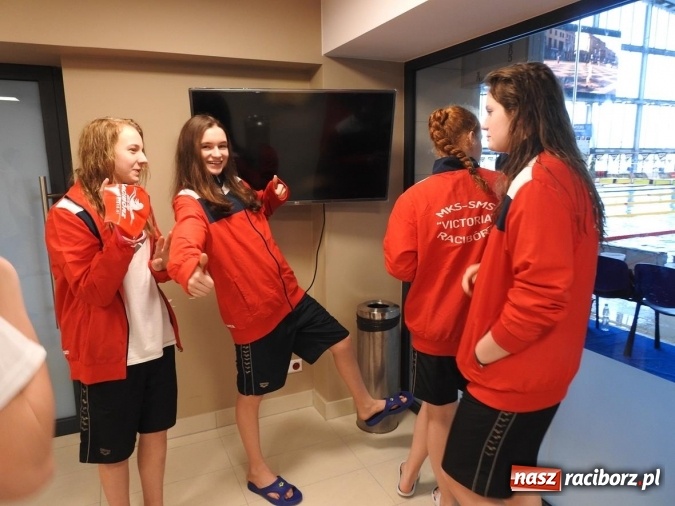 Zdjęcie w galerii na portalu naszraciborz.pl: Pływanie. Raciborskie sztafety na medal  wiadomości z regionu