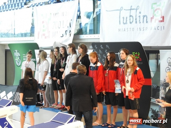 Zdjęcie w galerii na portalu naszraciborz.pl: Pływanie. Raciborskie sztafety na medal  wiadomości z regionu