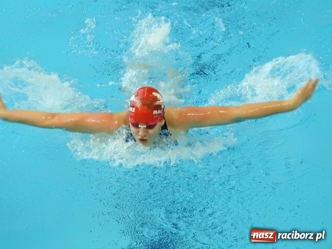 Zdjęcie w galerii na portalu naszraciborz.pl: Pływanie. Raciborskie sztafety na medal  wiadomości z regionu