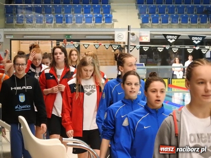 Zdjęcie w galerii na portalu naszraciborz.pl: Pływanie. Raciborskie sztafety na medal  wiadomości z regionu