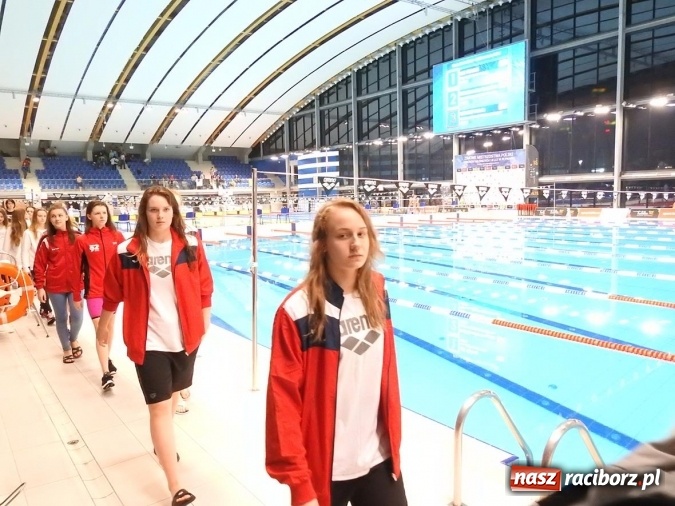 Zdjęcie w galerii na portalu naszraciborz.pl: Pływanie. Raciborskie sztafety na medal  wiadomości z regionu