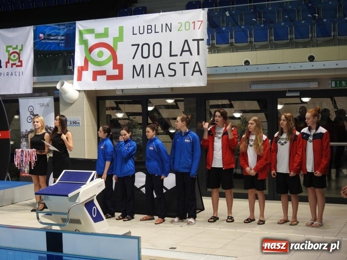 Zdjęcie w galerii na portalu naszraciborz.pl: Pływanie. Raciborskie sztafety na medal  wiadomości z regionu