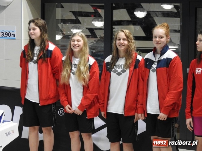 Zdjęcie w galerii na portalu naszraciborz.pl: Pływanie. Raciborskie sztafety na medal  wiadomości z regionu