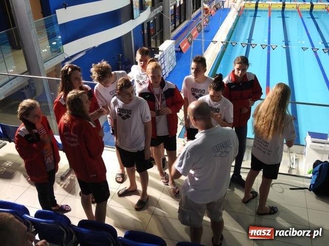Zdjęcie w galerii na portalu naszraciborz.pl: Pływanie. Raciborskie sztafety na medal  wiadomości z regionu