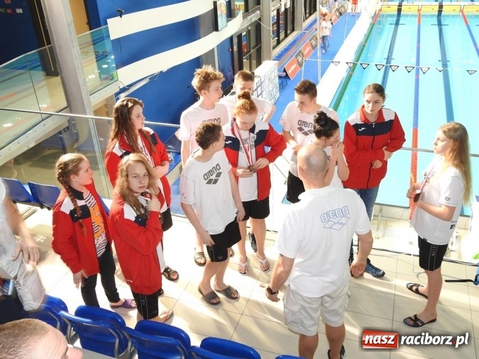Zdjęcie w galerii na portalu naszraciborz.pl: Pływanie. Raciborskie sztafety na medal  wiadomości z regionu