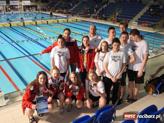 Zdjęcie w galerii na portalu naszraciborz.pl: Pływanie. Raciborskie sztafety na medal  wiadomości z regionu
