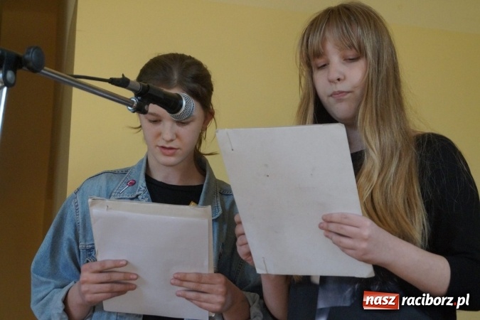 Zdjęcie w galerii na portalu naszraciborz.pl: W Nędzy sprawdzili, czy uczniowie doceniają to, co mają wiadomości z regionu