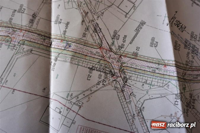 Zdjęcie w galerii na portalu naszraciborz.pl: Firma budowlana brudzi i niszczy ulicę Mikołowską. Mamy stanowisko magistratu w tej sprawie  wiadomości z regionu