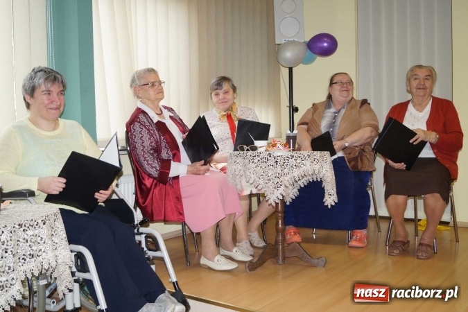 Zdjęcie w galerii na portalu naszraciborz.pl: Dzień Kobiet w Złotej Jesieni - trudno bez niej żyć  wiadomości z regionu