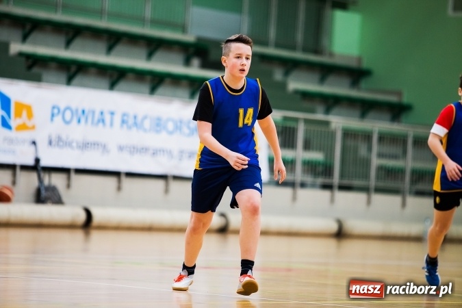 Zdjęcie w galerii na portalu naszraciborz.pl: Miejski Finał Szkół Podstawowych w Piłce Koszykowej Chłopców wiadomości z regionu