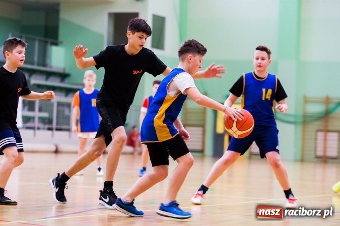 Zdjęcie w galerii na portalu naszraciborz.pl: Miejski Finał Szkół Podstawowych w Piłce Koszykowej Chłopców wiadomości z regionu