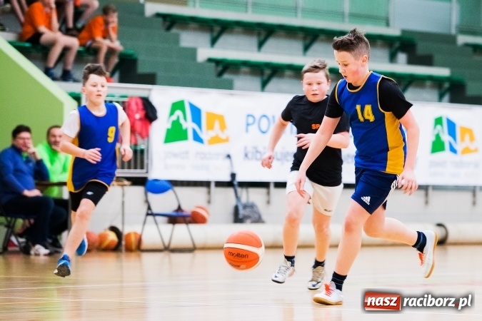 Zdjęcie w galerii na portalu naszraciborz.pl: Miejski Finał Szkół Podstawowych w Piłce Koszykowej Chłopców wiadomości z regionu
