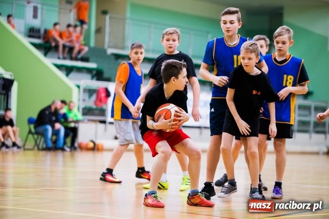 Zdjęcie w galerii na portalu naszraciborz.pl: Miejski Finał Szkół Podstawowych w Piłce Koszykowej Chłopców wiadomości z regionu