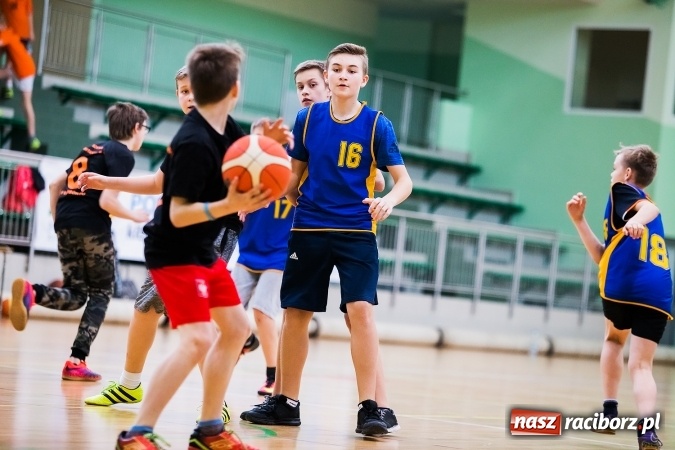 Zdjęcie w galerii na portalu naszraciborz.pl: Miejski Finał Szkół Podstawowych w Piłce Koszykowej Chłopców wiadomości z regionu