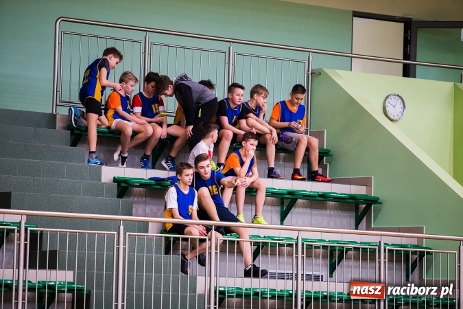 Zdjęcie w galerii na portalu naszraciborz.pl: Miejski Finał Szkół Podstawowych w Piłce Koszykowej Chłopców wiadomości z regionu