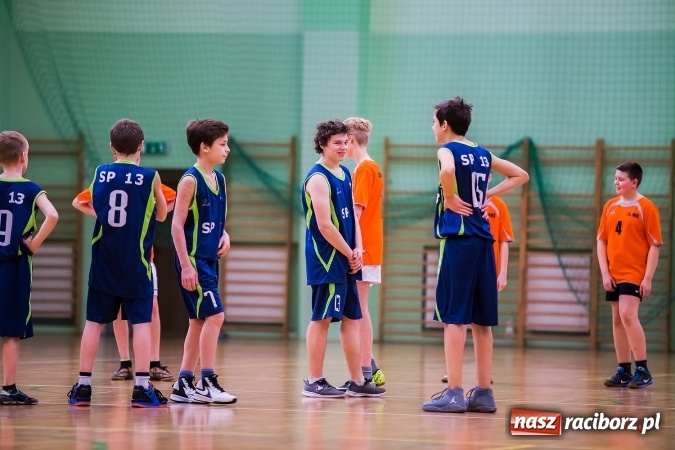 Zdjęcie w galerii na portalu naszraciborz.pl: Miejski Finał Szkół Podstawowych w Piłce Koszykowej Chłopców wiadomości z regionu