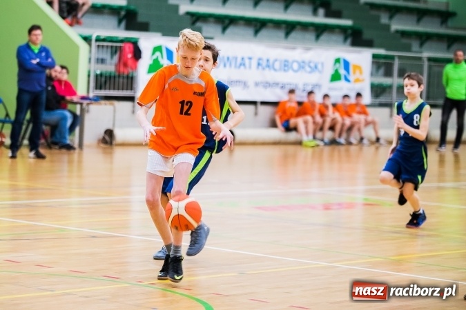 Zdjęcie w galerii na portalu naszraciborz.pl: Miejski Finał Szkół Podstawowych w Piłce Koszykowej Chłopców wiadomości z regionu