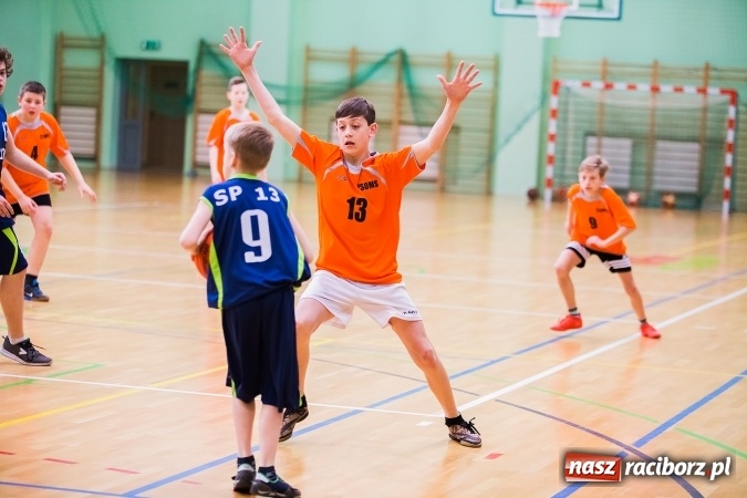 Zdjęcie w galerii na portalu naszraciborz.pl: Miejski Finał Szkół Podstawowych w Piłce Koszykowej Chłopców wiadomości z regionu