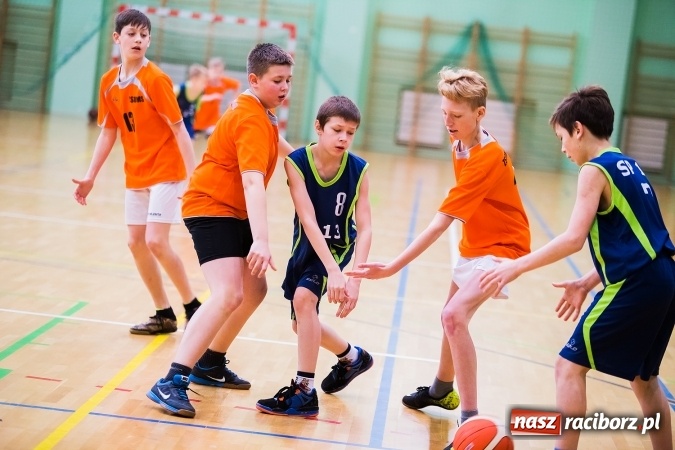 Zdjęcie w galerii na portalu naszraciborz.pl: Miejski Finał Szkół Podstawowych w Piłce Koszykowej Chłopców wiadomości z regionu