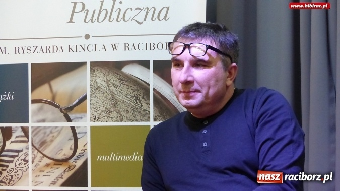 Zdjęcie w galerii na portalu naszraciborz.pl: Najzabawniejszy czeski pisarz - Evžen Boček w raciborskiej bibliotece wiadomości z regionu