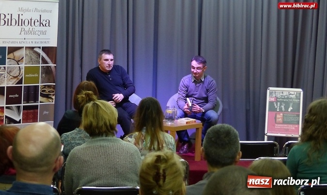 Zdjęcie w galerii na portalu naszraciborz.pl: Najzabawniejszy czeski pisarz - Evžen Boček w raciborskiej bibliotece wiadomości z regionu