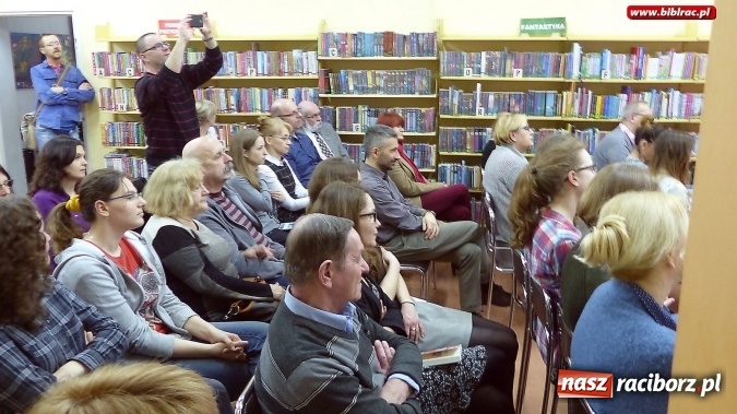 Zdjęcie w galerii na portalu naszraciborz.pl: Najzabawniejszy czeski pisarz - Evžen Boček w raciborskiej bibliotece wiadomości z regionu