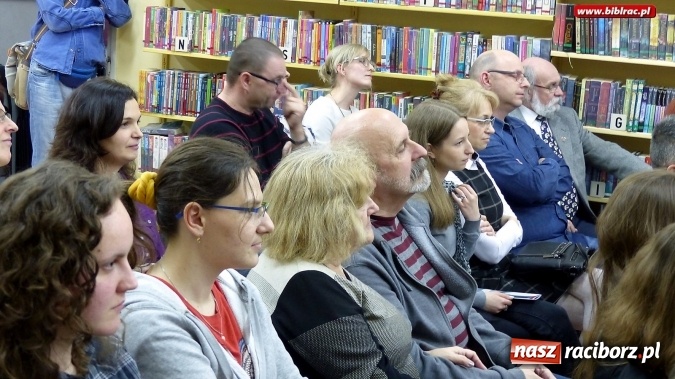 Zdjęcie w galerii na portalu naszraciborz.pl: Najzabawniejszy czeski pisarz - Evžen Boček w raciborskiej bibliotece wiadomości z regionu