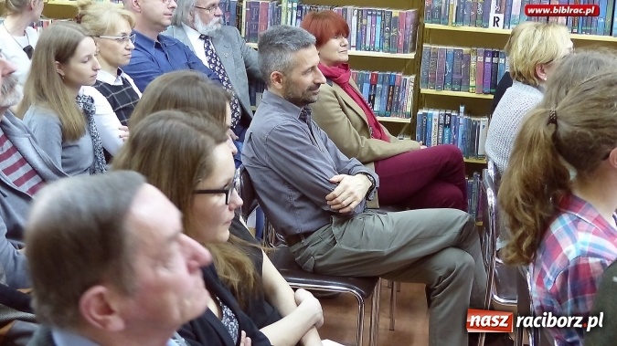 Zdjęcie w galerii na portalu naszraciborz.pl: Najzabawniejszy czeski pisarz - Evžen Boček w raciborskiej bibliotece wiadomości z regionu