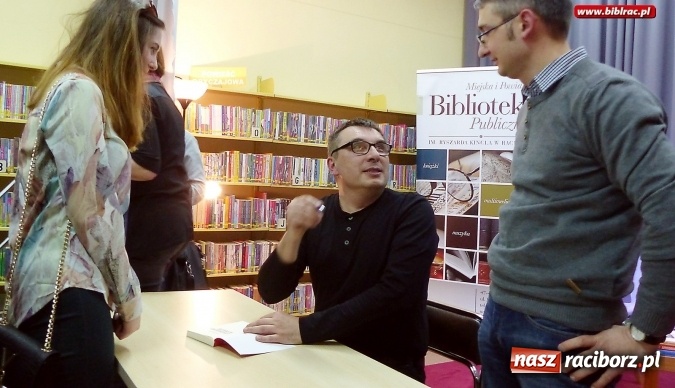 Zdjęcie w galerii na portalu naszraciborz.pl: Najzabawniejszy czeski pisarz - Evžen Boček w raciborskiej bibliotece wiadomości z regionu