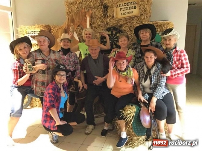 Zdjęcie w galerii na portalu naszraciborz.pl: Wybuchowy Dzień Kobiet Akademii Fitness wiadomości z regionu