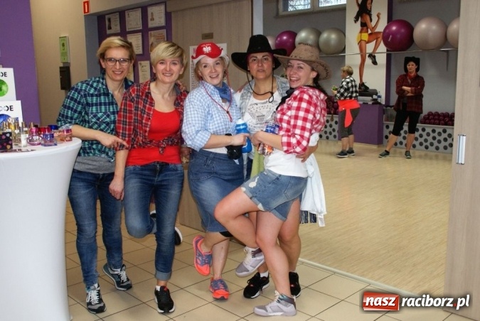 Zdjęcie w galerii na portalu naszraciborz.pl: Wybuchowy Dzień Kobiet Akademii Fitness wiadomości z regionu