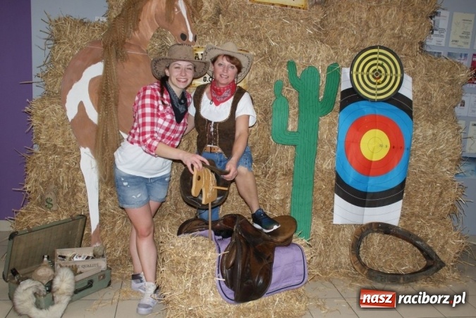 Zdjęcie w galerii na portalu naszraciborz.pl: Wybuchowy Dzień Kobiet Akademii Fitness wiadomości z regionu