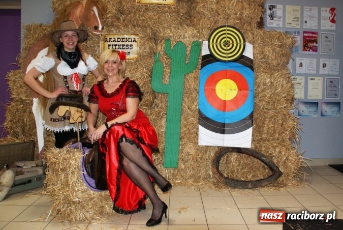 Zdjęcie w galerii na portalu naszraciborz.pl: Wybuchowy Dzień Kobiet Akademii Fitness wiadomości z regionu