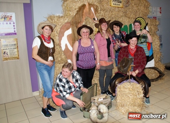Zdjęcie w galerii na portalu naszraciborz.pl: Wybuchowy Dzień Kobiet Akademii Fitness wiadomości z regionu