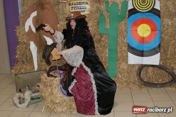 Zdjęcie w galerii na portalu naszraciborz.pl: Wybuchowy Dzień Kobiet Akademii Fitness wiadomości z regionu