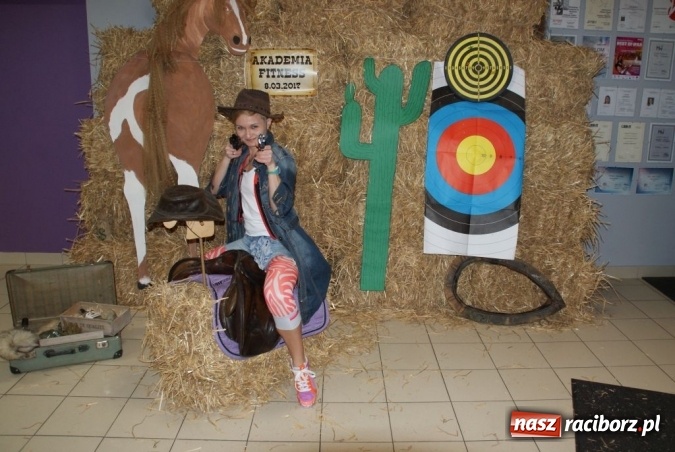 Zdjęcie w galerii na portalu naszraciborz.pl: Wybuchowy Dzień Kobiet Akademii Fitness wiadomości z regionu