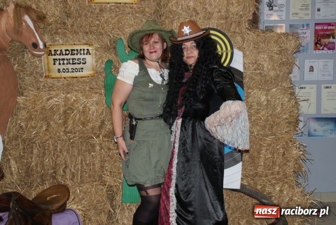 Zdjęcie w galerii na portalu naszraciborz.pl: Wybuchowy Dzień Kobiet Akademii Fitness wiadomości z regionu