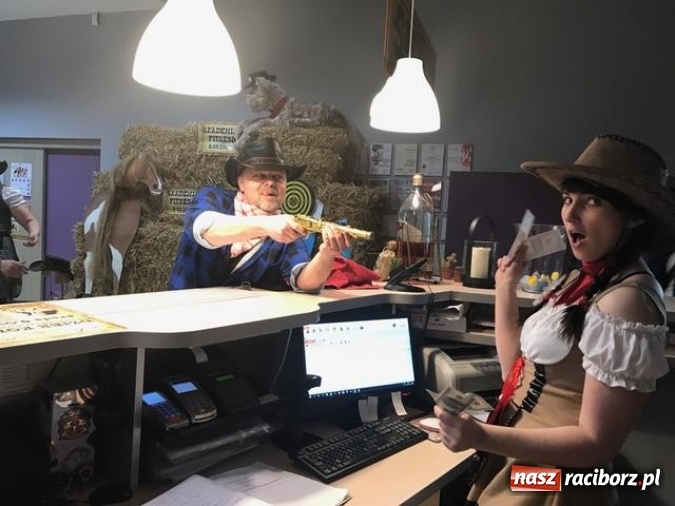 Zdjęcie w galerii na portalu naszraciborz.pl: Wybuchowy Dzień Kobiet Akademii Fitness wiadomości z regionu