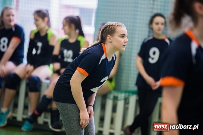 Zdjęcie w galerii na portalu naszraciborz.pl: Siatkarki z Gimnazjum nr 3 najlepsze w mieście wiadomości z regionu