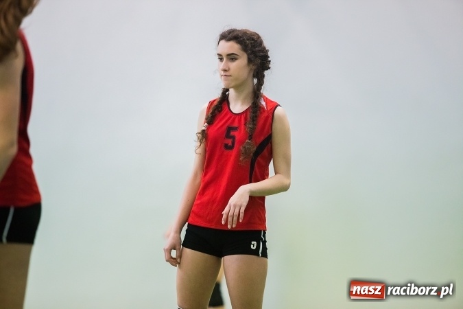 Zdjęcie w galerii na portalu naszraciborz.pl: Siatkarki z Gimnazjum nr 3 najlepsze w mieście wiadomości z regionu