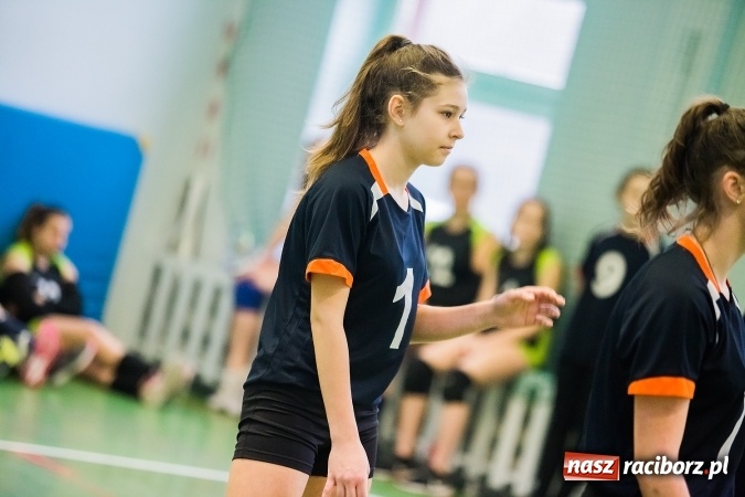Zdjęcie w galerii na portalu naszraciborz.pl: Siatkarki z Gimnazjum nr 3 najlepsze w mieście wiadomości z regionu