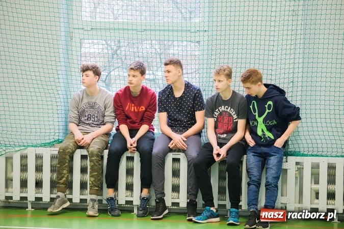 Zdjęcie w galerii na portalu naszraciborz.pl: Siatkarki z Gimnazjum nr 3 najlepsze w mieście wiadomości z regionu