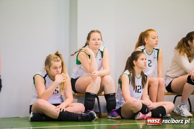 Zdjęcie w galerii na portalu naszraciborz.pl: Siatkarki z Gimnazjum nr 3 najlepsze w mieście wiadomości z regionu