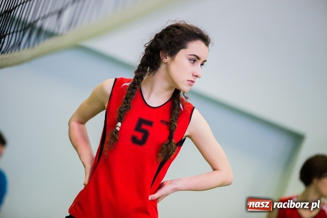 Zdjęcie w galerii na portalu naszraciborz.pl: Siatkarki z Gimnazjum nr 3 najlepsze w mieście wiadomości z regionu