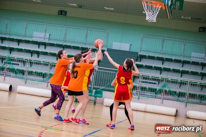 Zdjęcie w galerii na portalu naszraciborz.pl: Koszykarki z Markowic najlepsze w miejskich finałach wiadomości z regionu
